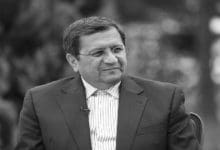 همتی: تکلیف خرید ارزهای صندوق توسعه به بانک مرکزی همان استقراض است