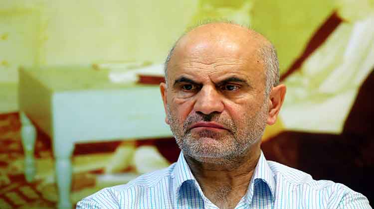 فرشاد مومنی