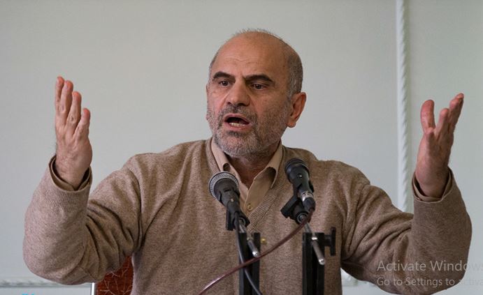 فرشاد مومنی