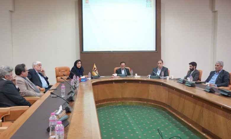فخری