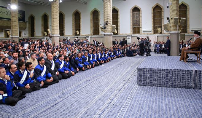 دیدار رهبری با کارگران و کارفرمایان منتخب کشوری