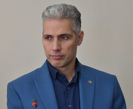فرشید رمضانیحساس