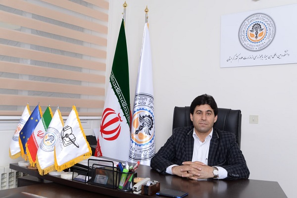 دکتر حسین چناری