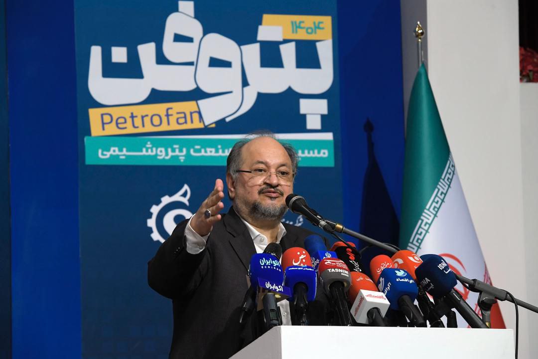 شریعتمداری