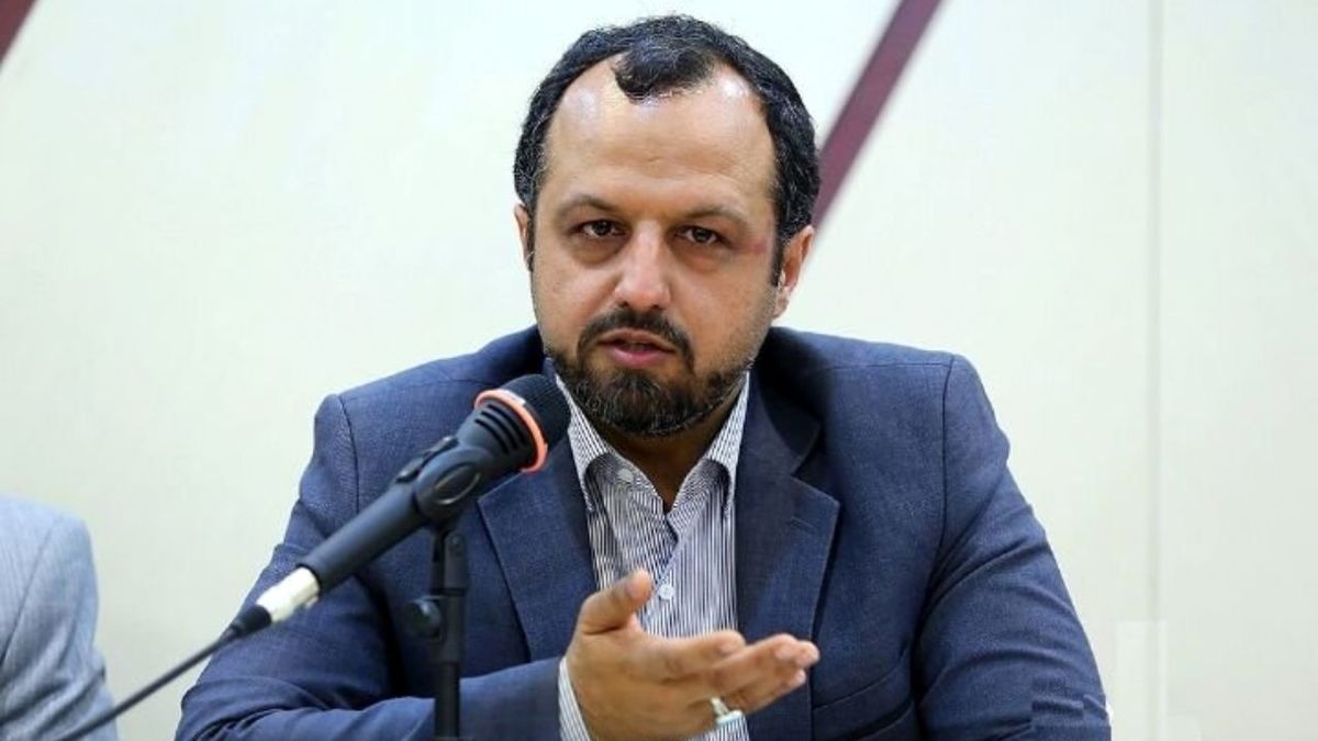 وزیر اسبق اقتصاد