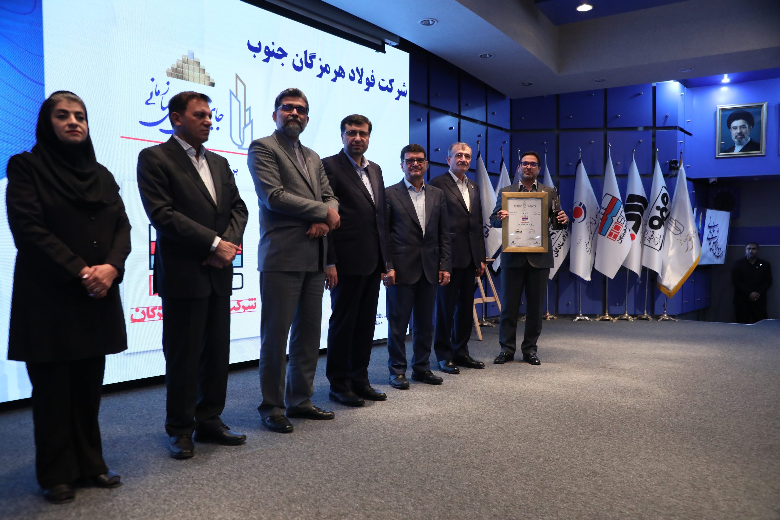 تندیس سیمین